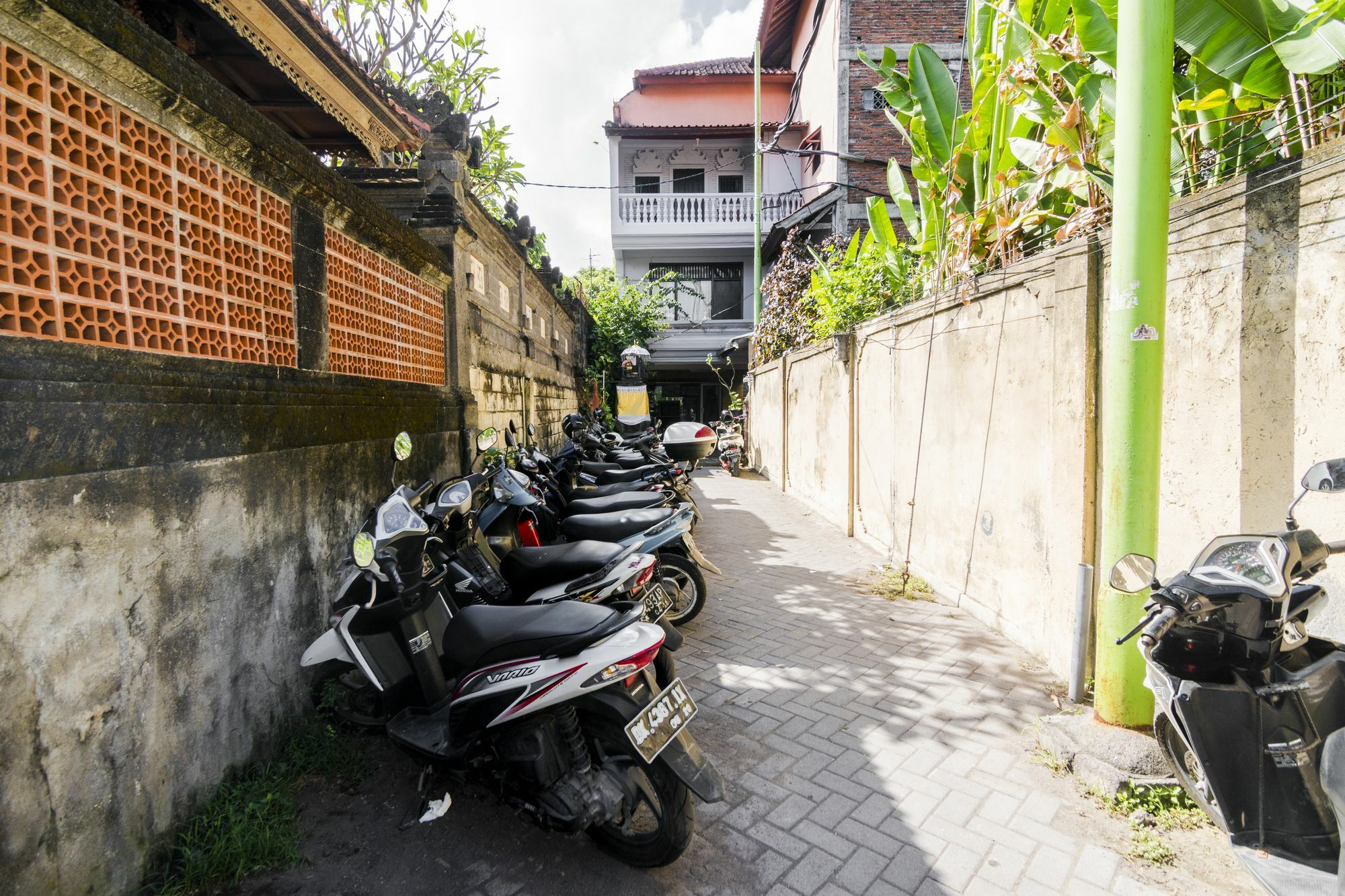 Hotel Reddoorz @ Poppies Lane 1 Kuta Lombok Exteriér fotografie